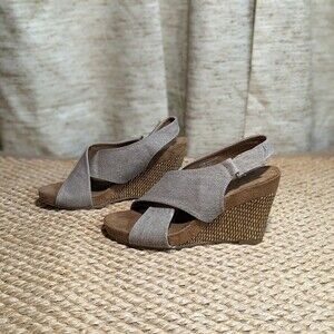 Aerosoles Size 7.5M Beige Coco Plush Strappy Slingback Wedge Sandals